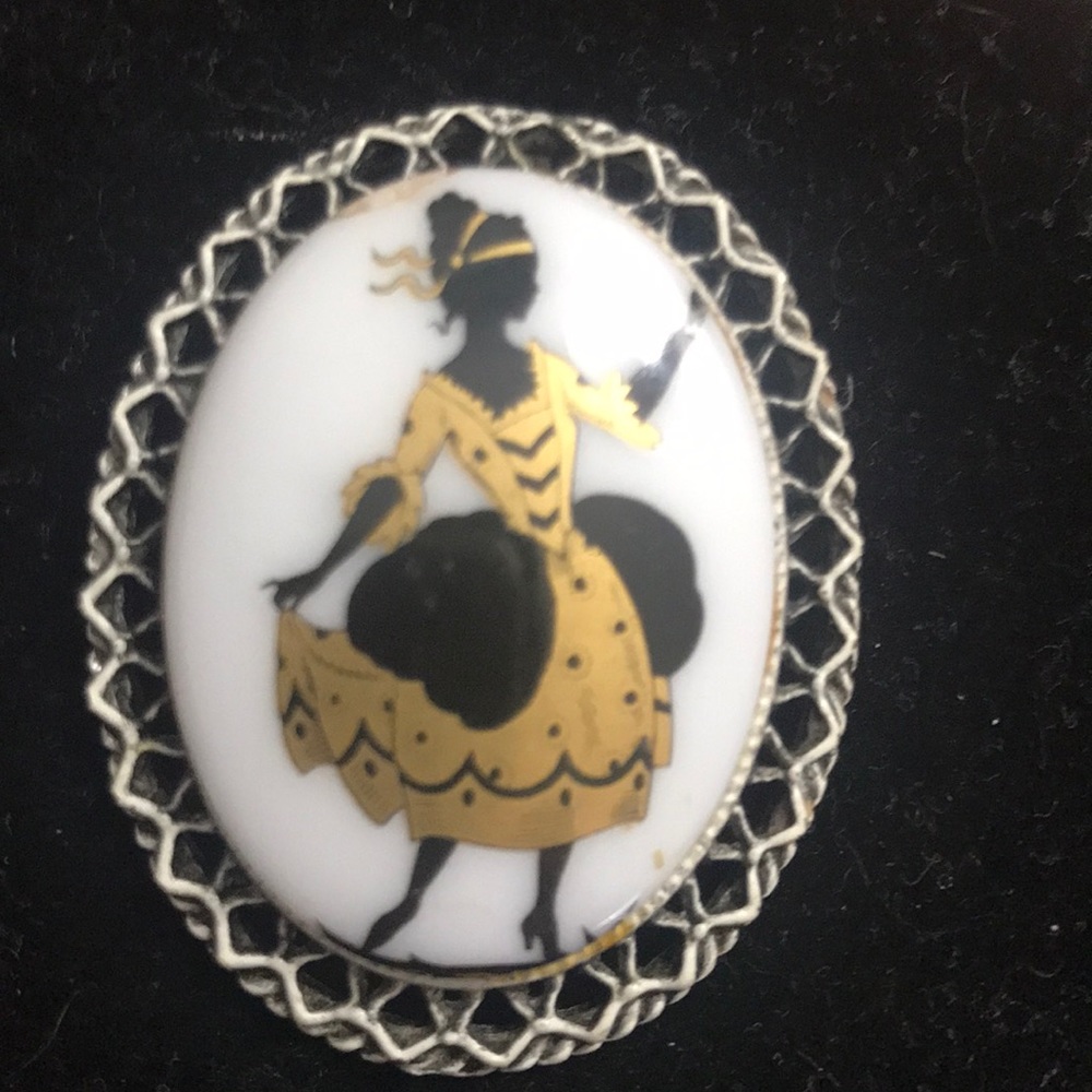 Vintage cameo brooch